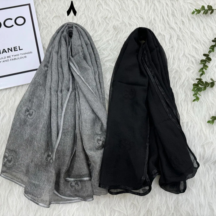 شال حریر شیشهای گوچی قواره 200 در 85 سانتیمتر
