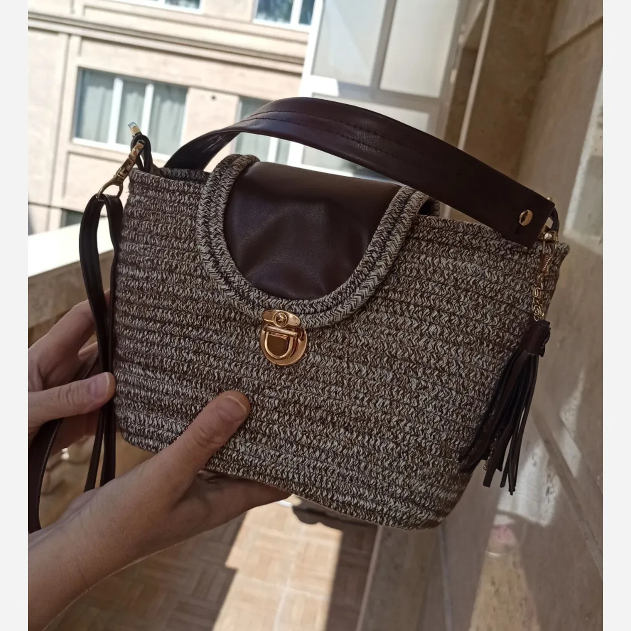 کیف زنانه قیطان و چرم ابعاد 30 در 20 سانتیمتر قابل شستشو