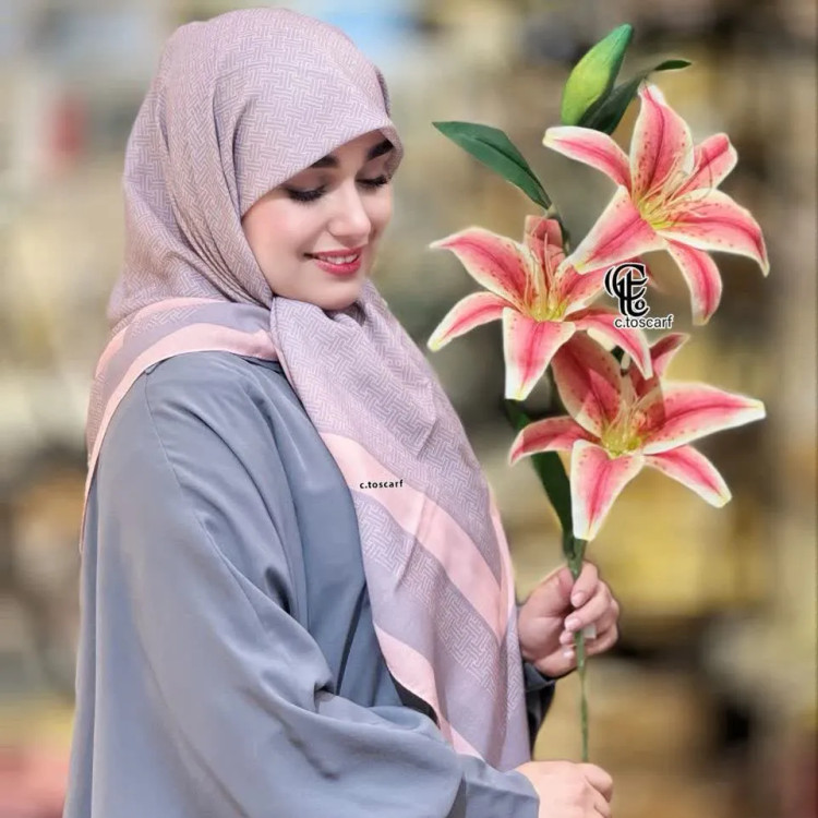 روسری نخی کاستوم طرح ارکیده قواره 110 سیتو طوسی گلبهی بژ
