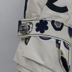 چتر اتوماتیک برند چنل CHANEL ضد باد با پارچه نانو و جعبه کادویی رنگ کرم نخودی