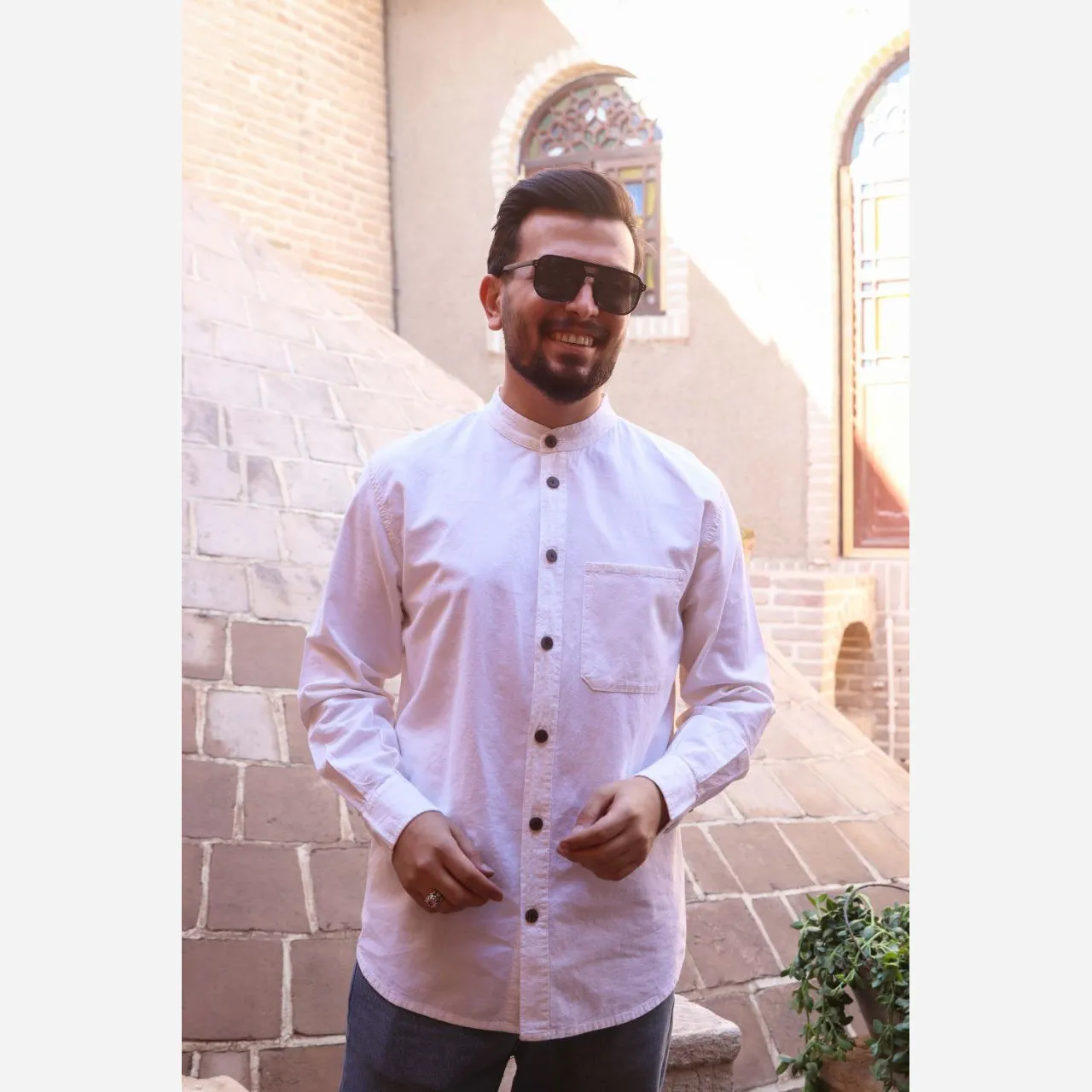 پیراهن مردانه الیاف طبیعی 100 درصد پنبه مدل تمام دکمه مچ دار رنگ سفید