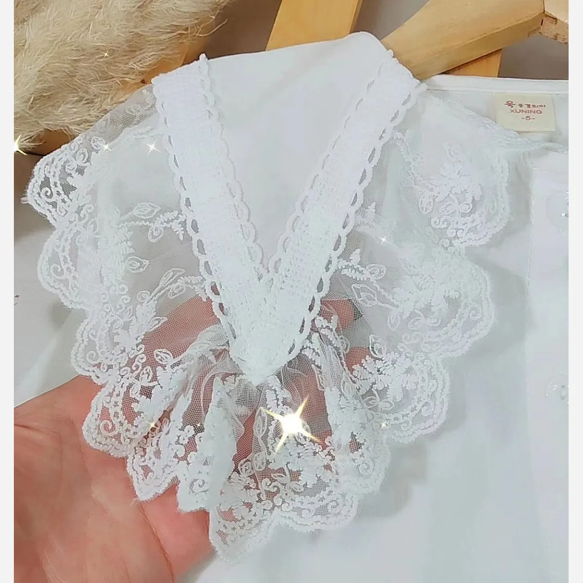 شومیز مجلسی دخترانه کتان نخ یقه گیپور وارداتی سایز 3 تا 8 سال