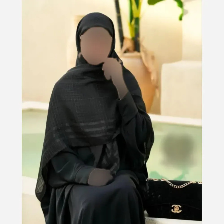 روسری نخی بزرگ تک رنگ مجلسی حاشیه زرک دار با ایستایی عالی