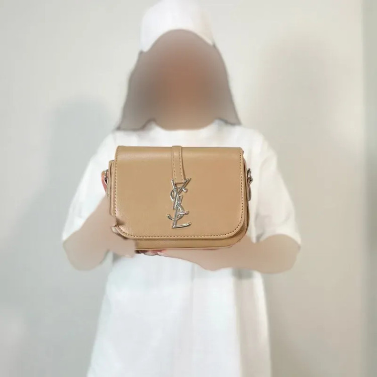 کیف دوشی زنانه چرم مصنوعی YSL ابعاد 20 در 16 سانتیمتر