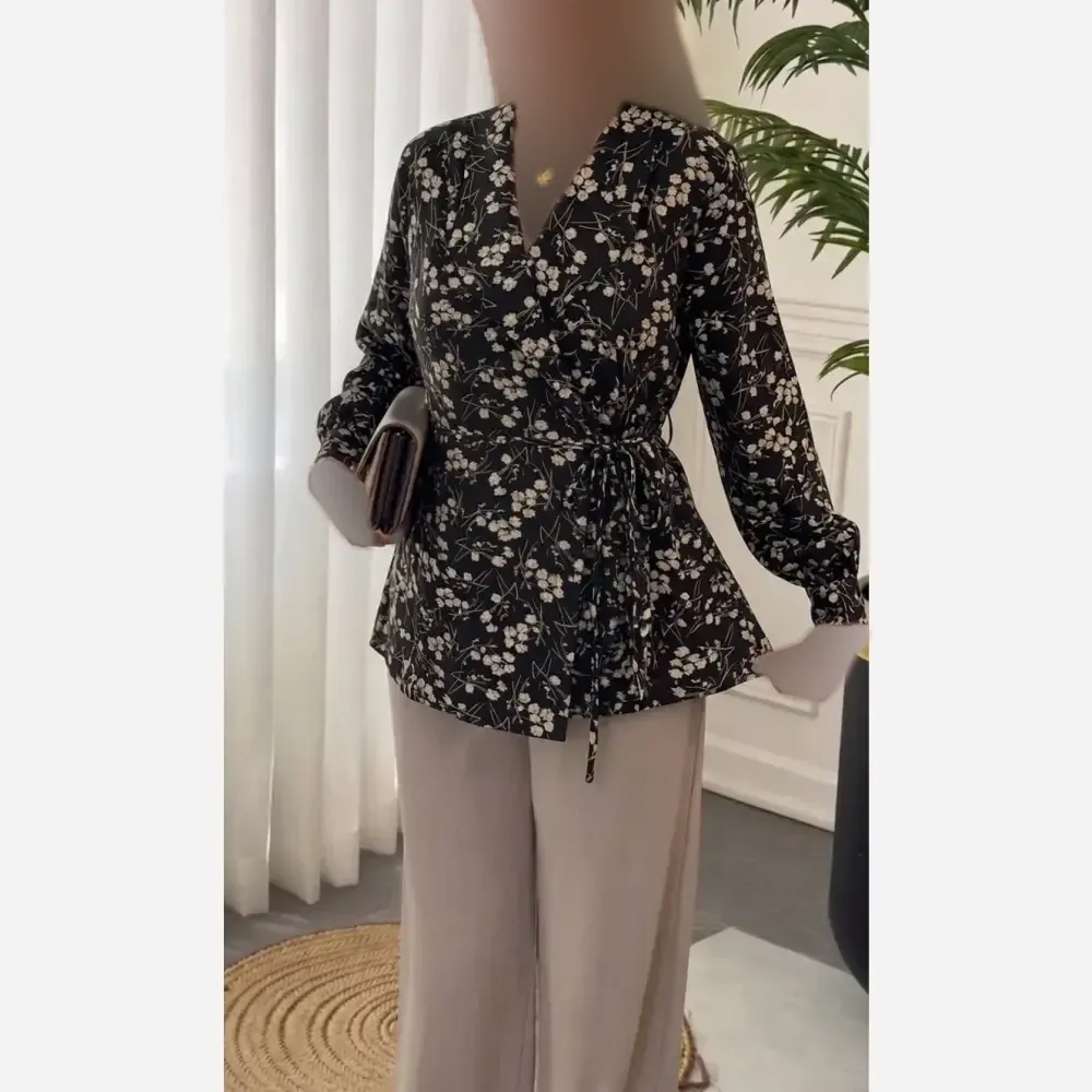 شومیز زنانه مدل تک دلبر فری سایز جنس الیزه و کرپ حریر