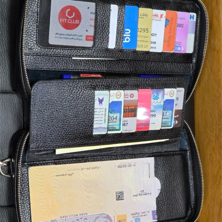 کیف پاسپورتی دستی و دوشی چرم طبیعی ظفر با قفل رمزدار و جای کارت