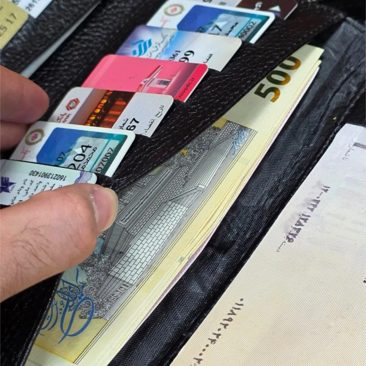 کیف پاسپورتی دستی و دوشی چرم طبیعی ظفر با قفل رمزدار و جای کارت