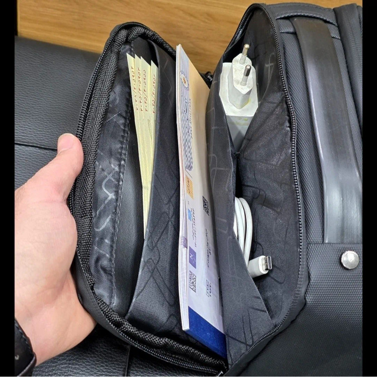 کیف دستی ضد آب بنج جنس اسکین سیلیکون مدل دو خانه جیبی