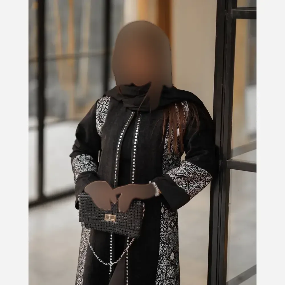 مانتو مجلسی زنانه مدل فرزانه رنگ مشکی جنس بنگال نخ خرجکار تافته سایز فری 38 تا 46