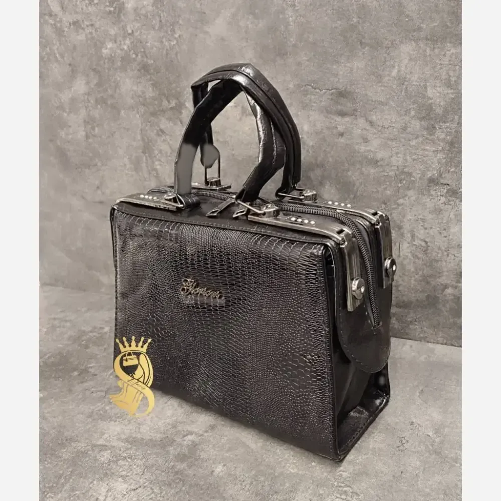 کیف صندوقی ورنی زنانه مشکی ابعاد 17x25 شیک و جدید