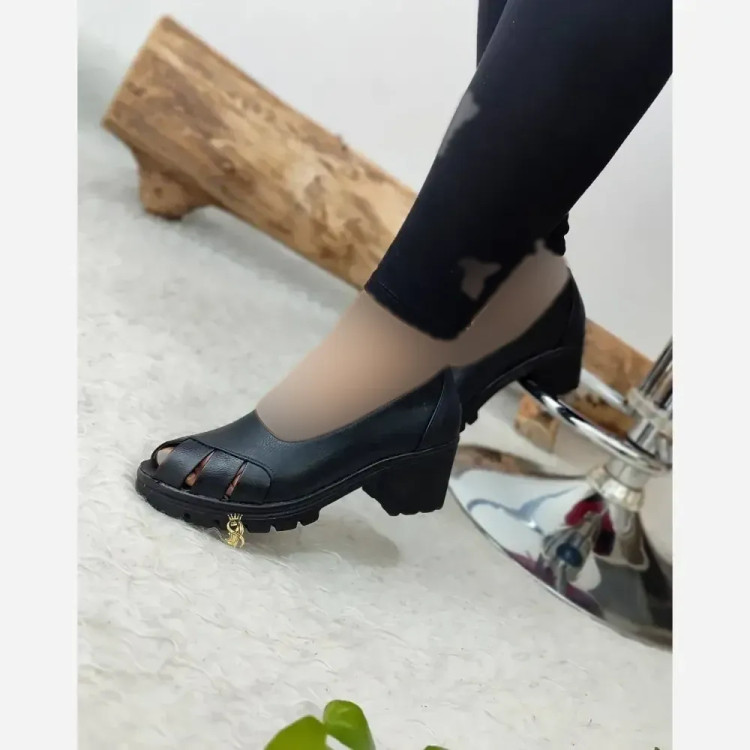 کفش طبی تابستانه زنانه چرم صنعتی مشکی پاشنه 6 سانت