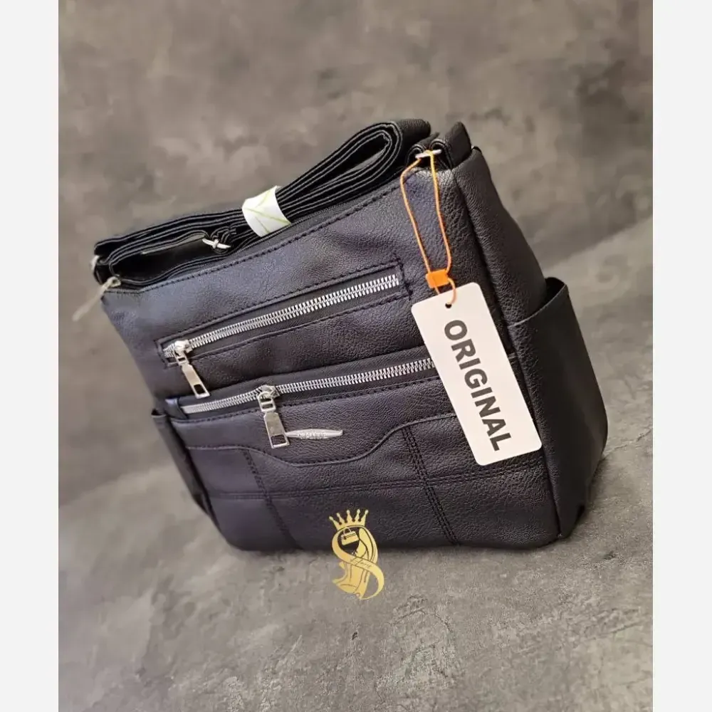 کیف دوشی اسپرت مدل چیتا چرم صنعتی مشکی ابعاد 22×28