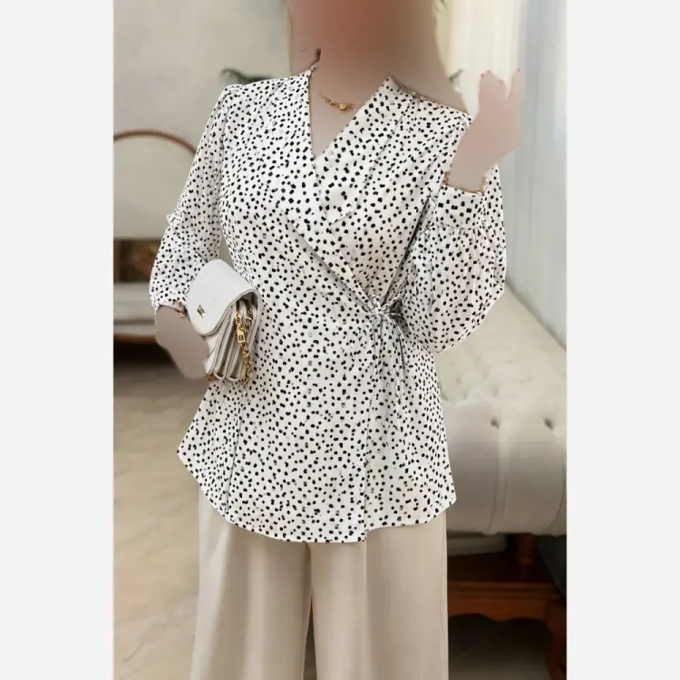 شومیز یقه انگلیسی زنانه کرپ بوگاتی مدل شادی فری سایز