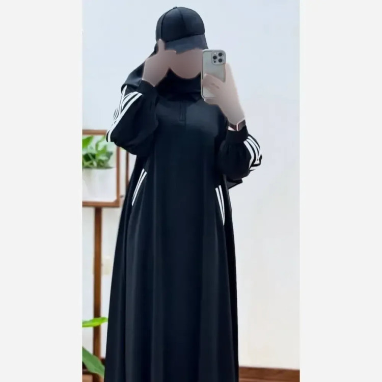 مانتو عبایی مشکی مدل سالومه جنس الیزه درجه یک فری سایز