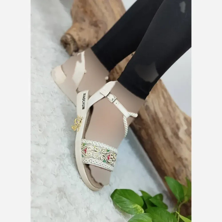 صندل طبی زنانه مدل اسنات چرم صنعتی پاشنه دو سانت