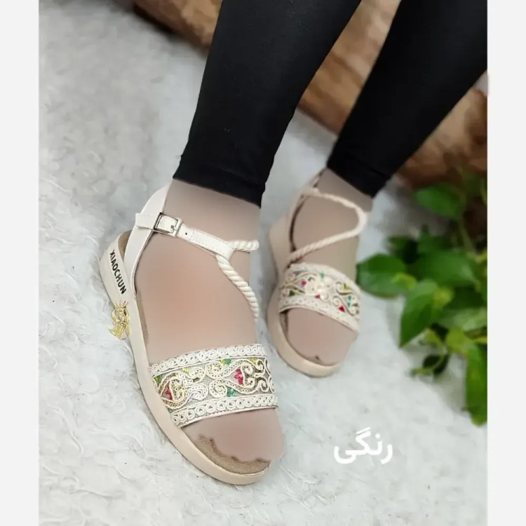 صندل طبی زنانه مدل اسنات چرم صنعتی پاشنه دو سانت