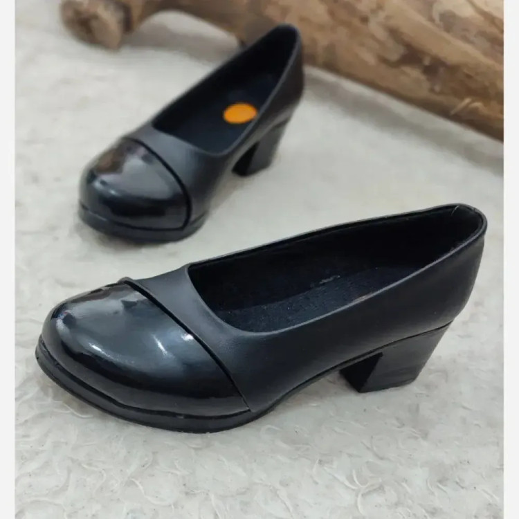 کفش زنانه طبی مدل پریا چرم حوله ای و ورنی زیره PU مشکی سایز 37 تا 39