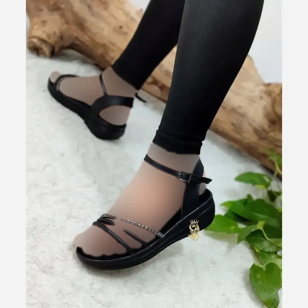 صندل طبی نگینی زنانه چرم صنعتی مشکی لژ 2 سانت مدل الماس